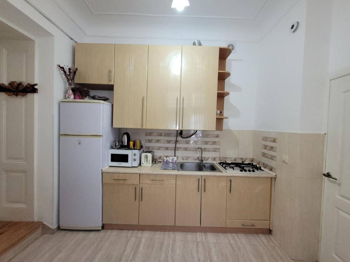 Central Apartment On Rynok Square Lviv Ngoại thất bức ảnh