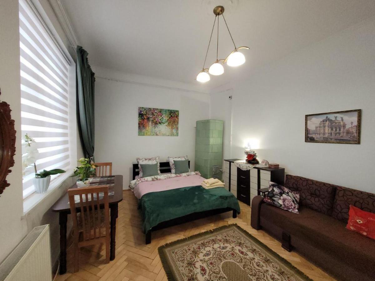 Central Apartment On Rynok Square Lviv Ngoại thất bức ảnh