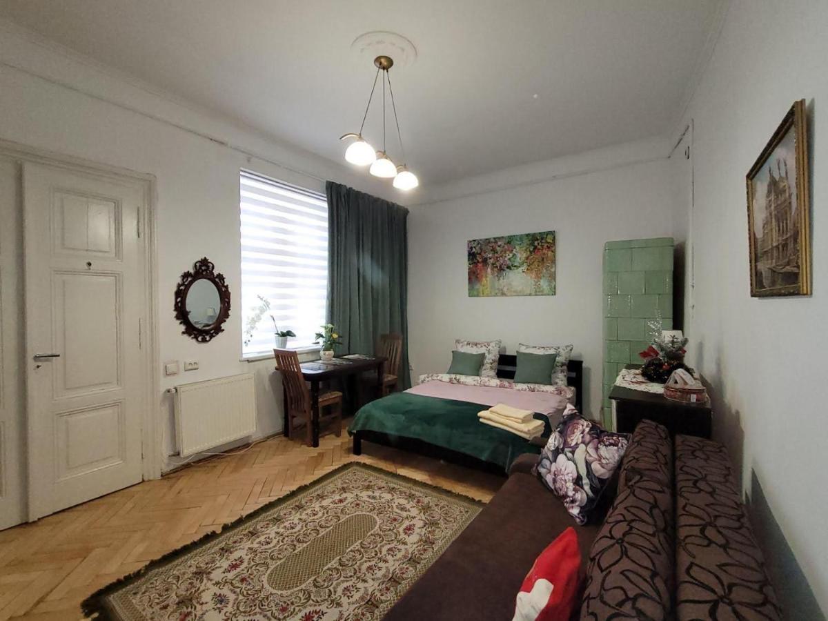 Central Apartment On Rynok Square Lviv Ngoại thất bức ảnh