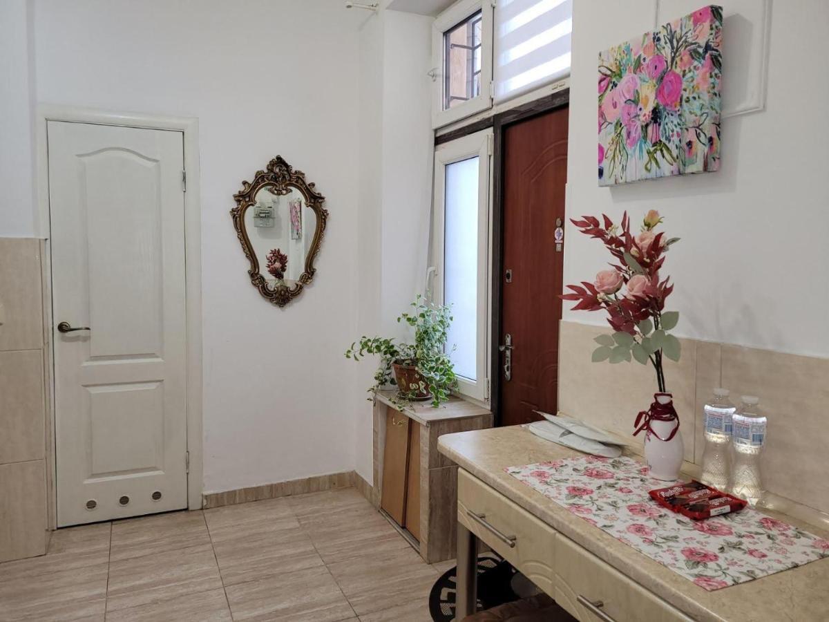 Central Apartment On Rynok Square Lviv Ngoại thất bức ảnh